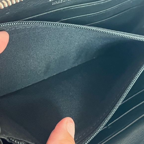 Jimmy Choo Black Patent Star Zip Around Wallet - Picture 13 of 15